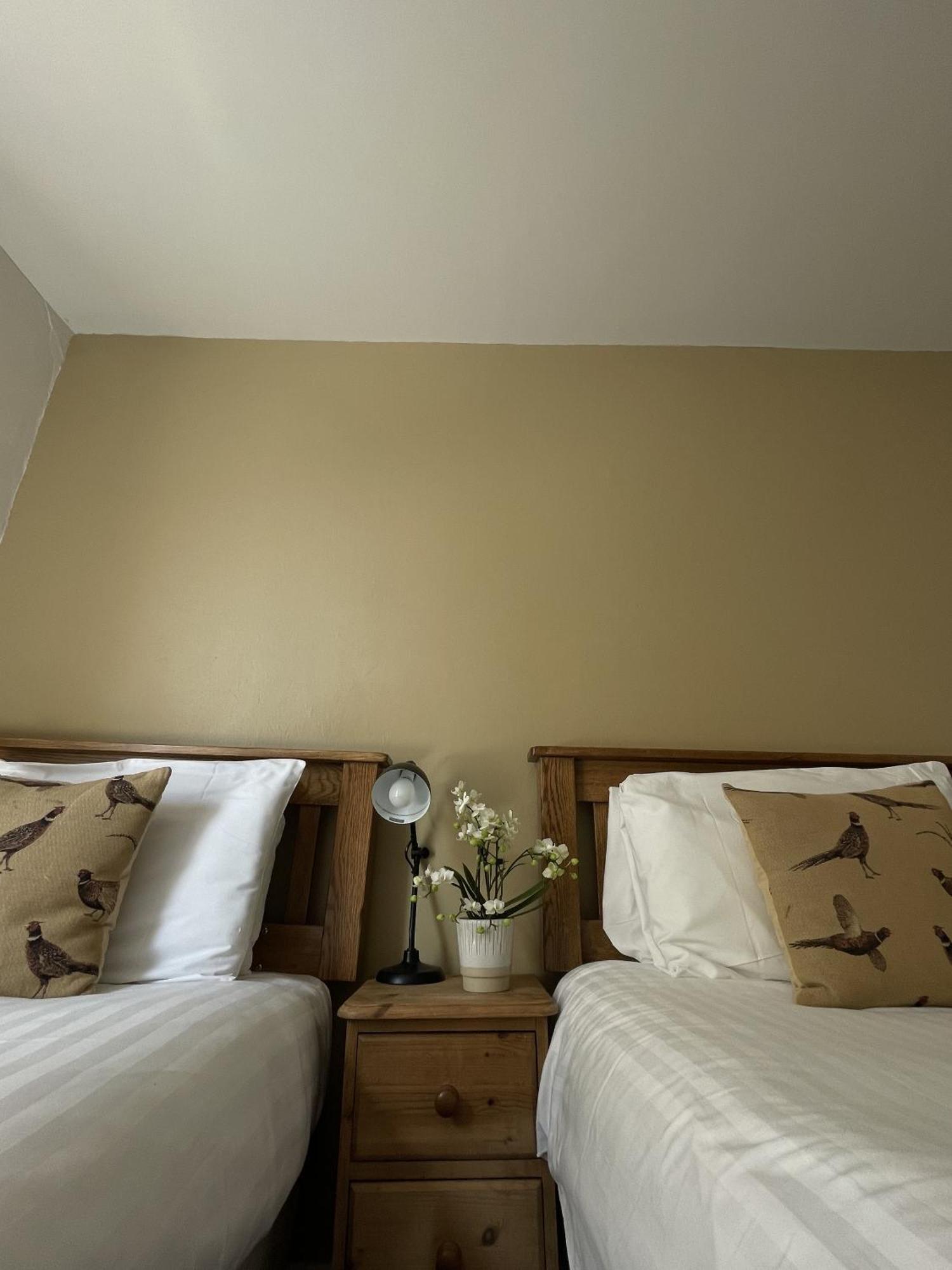 White Hart Hotel Wiveliscombe Phòng bức ảnh