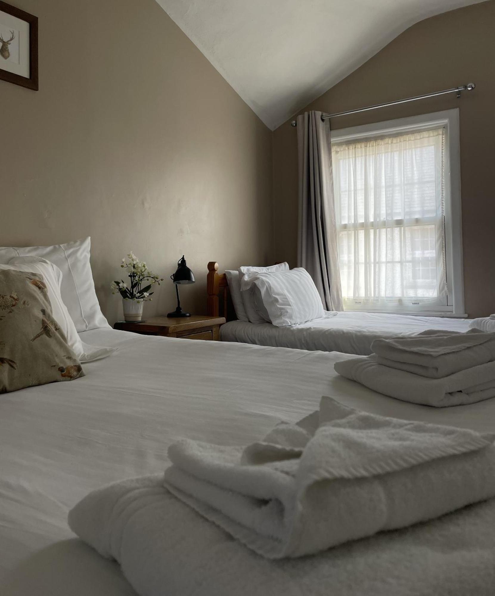 White Hart Hotel Wiveliscombe Phòng bức ảnh